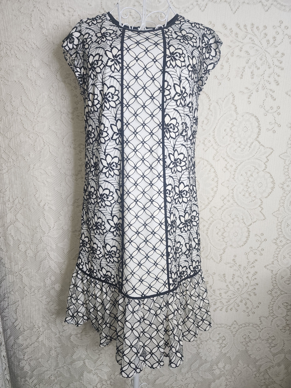 Adrianna Papell Black And White Floral Dress